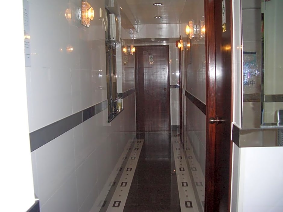 Maple Leaf Guest House