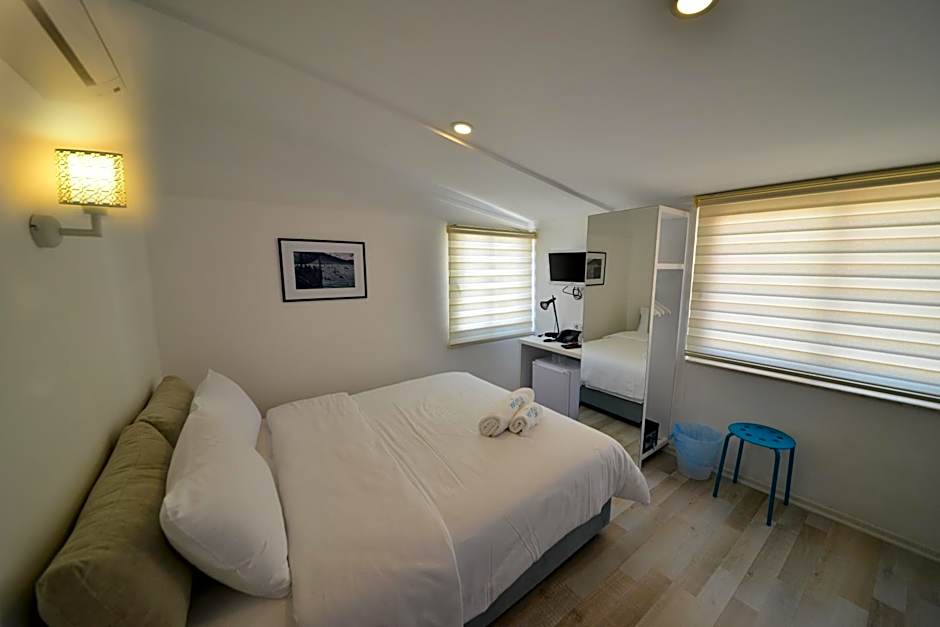 Photo 1 of 6 of 1 Double Bed or 2 Beds, Balcony