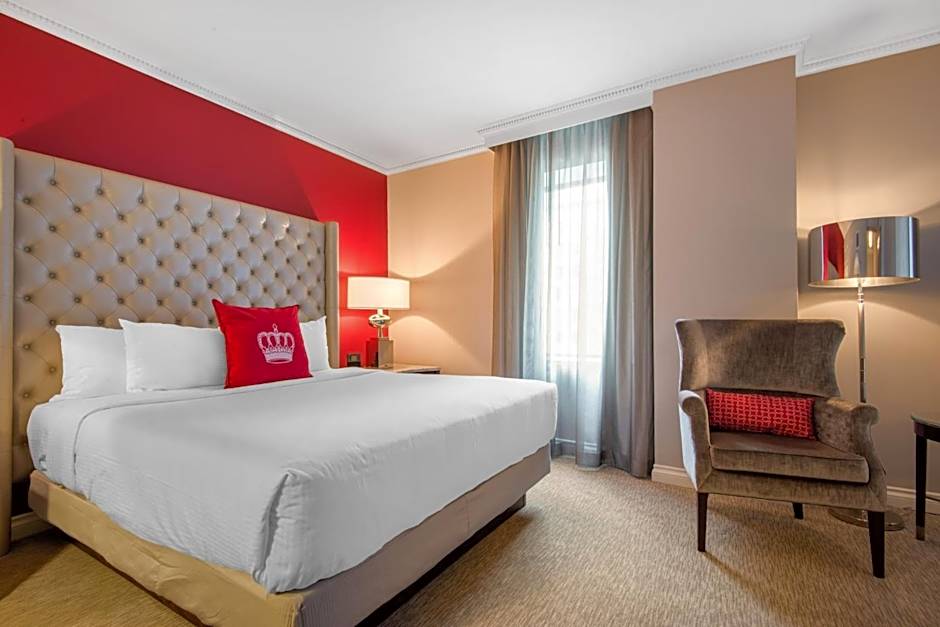 The Omni King Edward Hotel