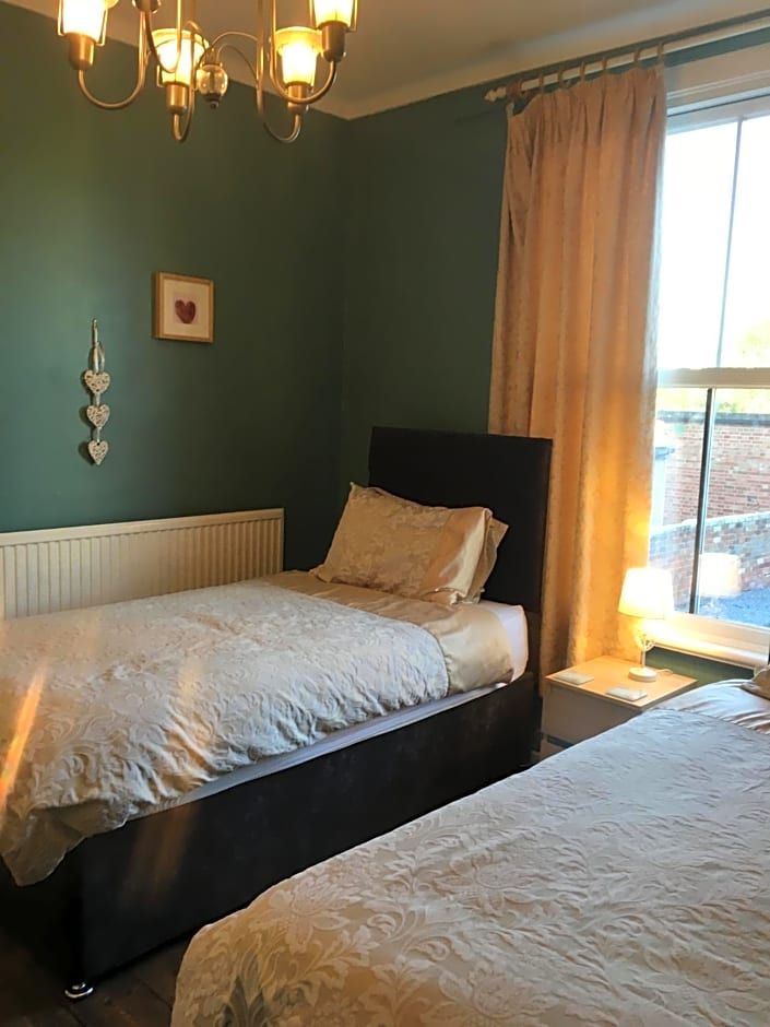 The Townhouse B and B free continental breakfast included