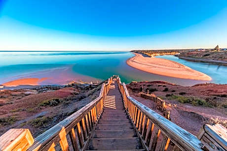 Coast Motel and Apartments