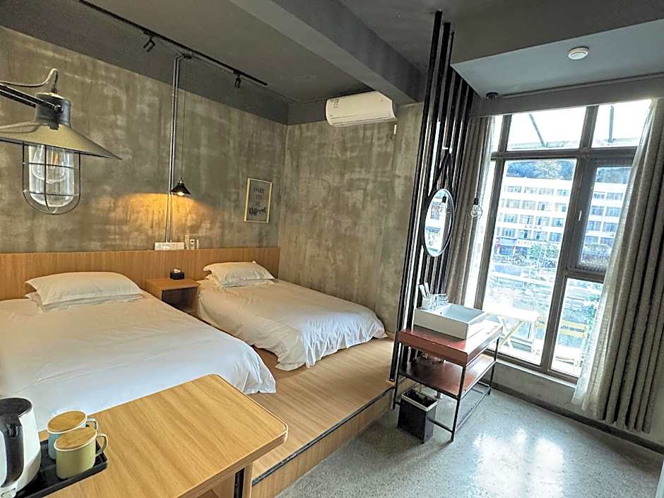 zero five one seven inn