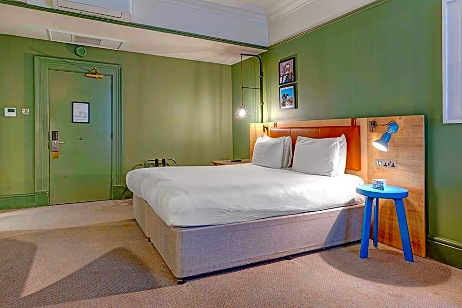 Bristol Grand Hotel By Sunday