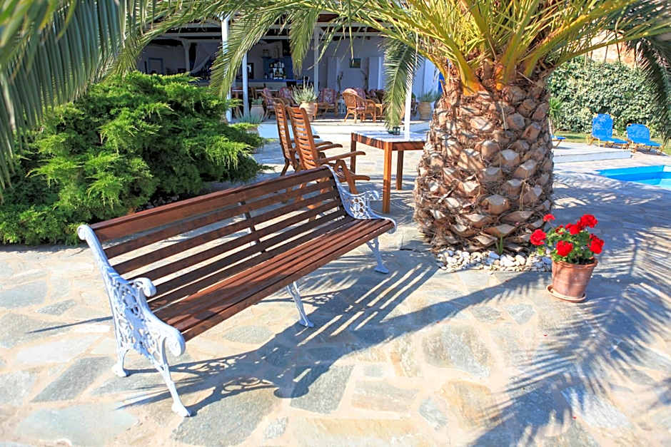 Stafylos Suites & Boutique hotel