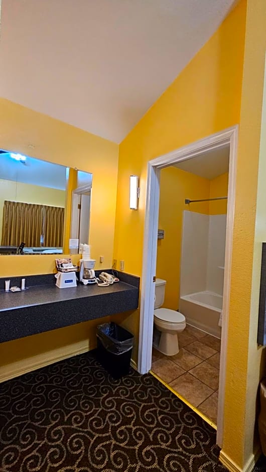 Travelodge by Wyndham Wenatchee