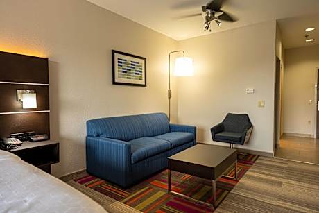 1 King Bed Standard Comm Access Tub