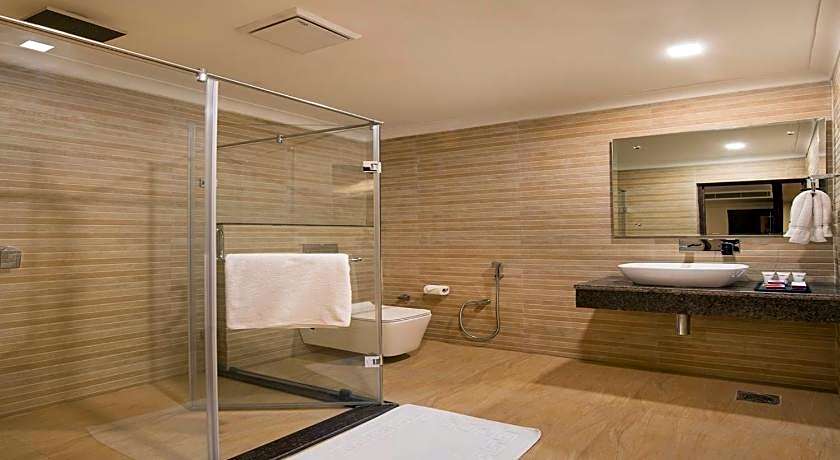 Clarks Inn Suites Katra