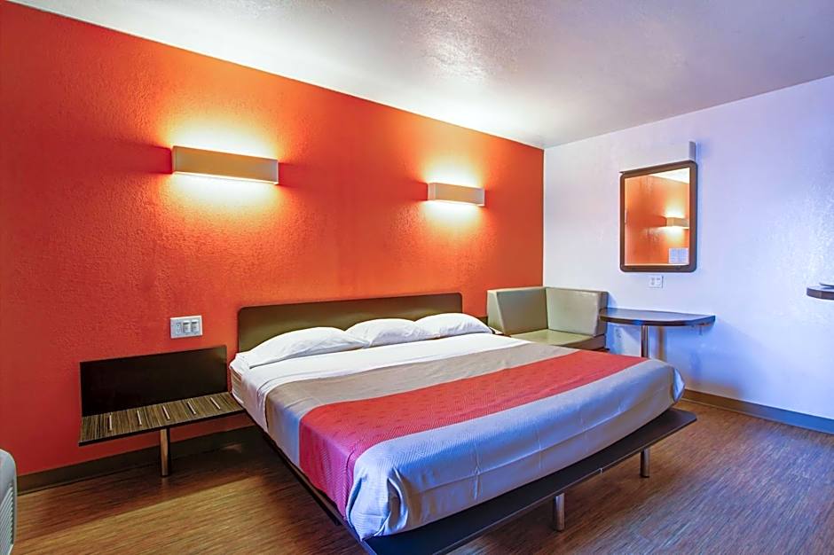 Motel 6 Richfield OH