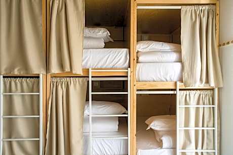 Bed in 6-Bed Mixed Dormitory Room