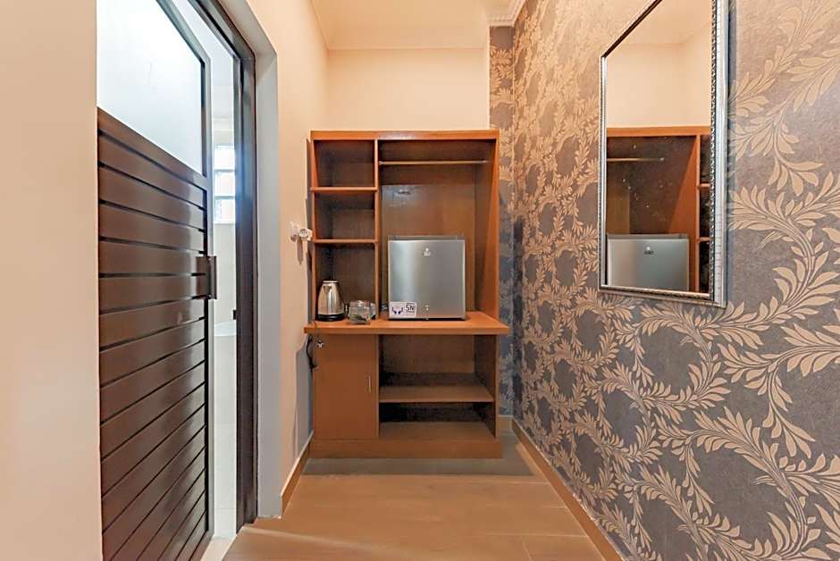 Urbanview Hotel Villa Surya Bandung