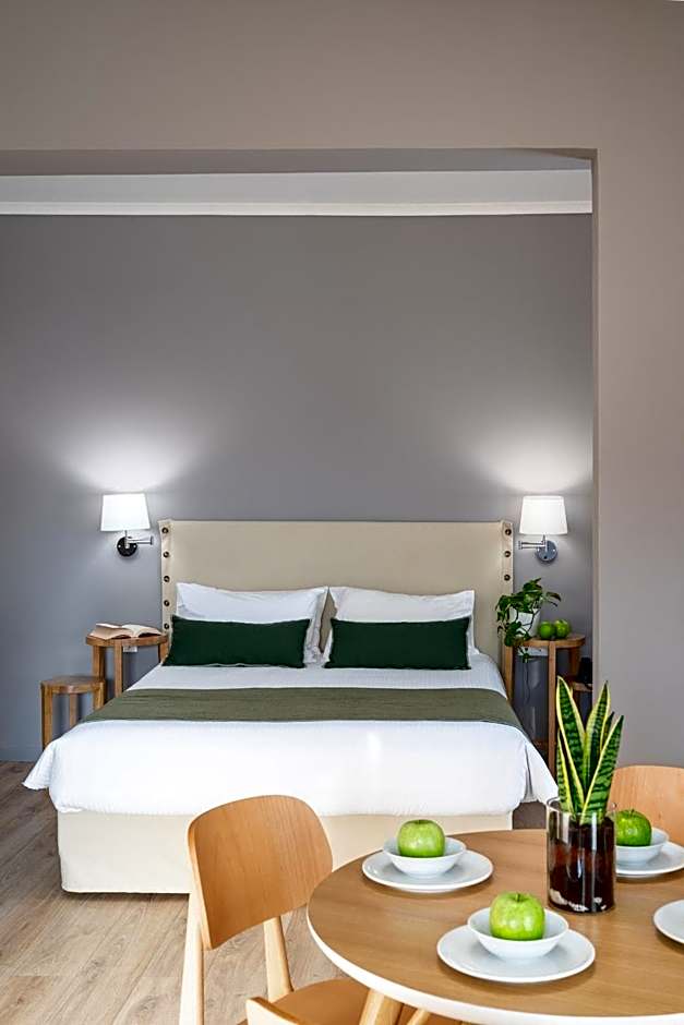 CHROMA FASHION ROOMS & APARTMENTS