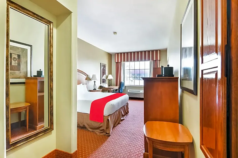 OYO Townhouse Oklahoma City Airport