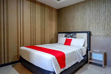RedDoorz @ Jalan Emmy Saelan Palu