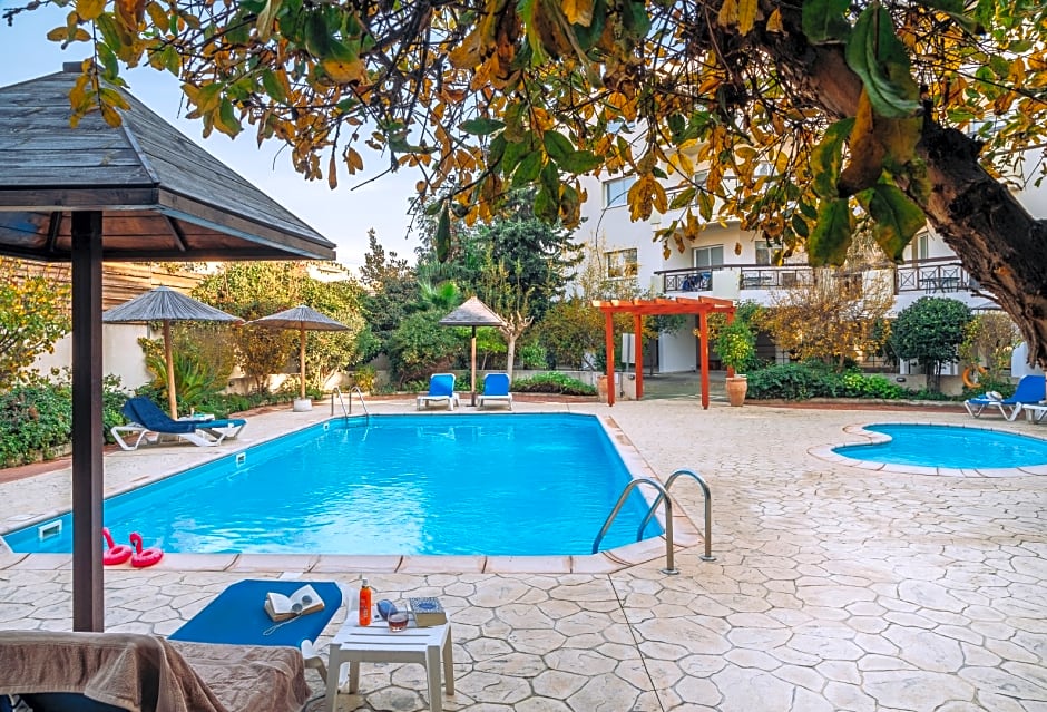 Artemis Cynthia Complex