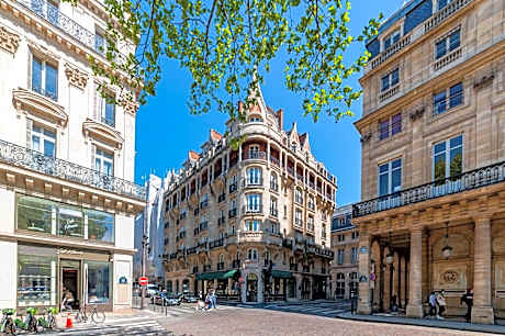 La Clef Louvre Paris by The Crest Collection