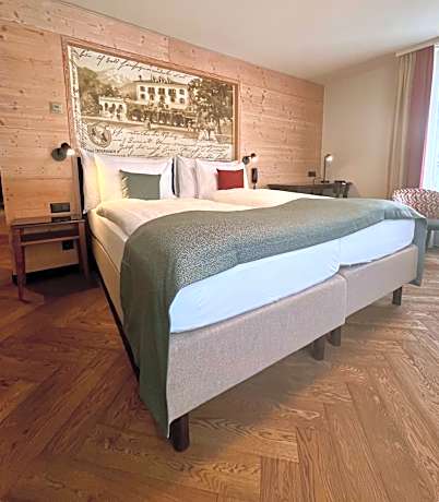 Large Room with Balcony