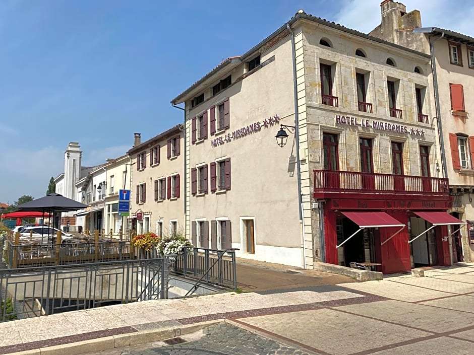 Le Miredames Hôtel-Bar