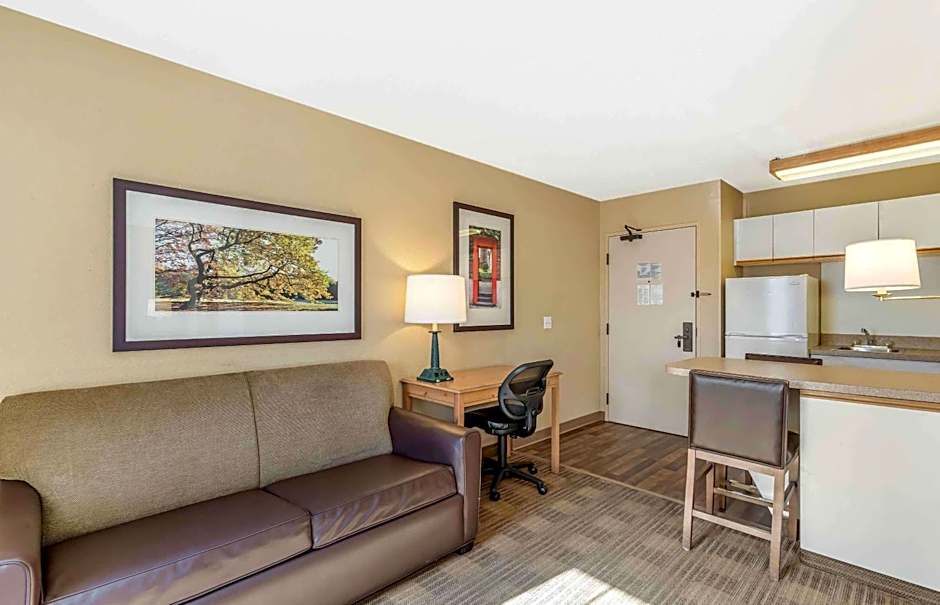 Extended Stay America Select Suites - Chicago - Naperville - East