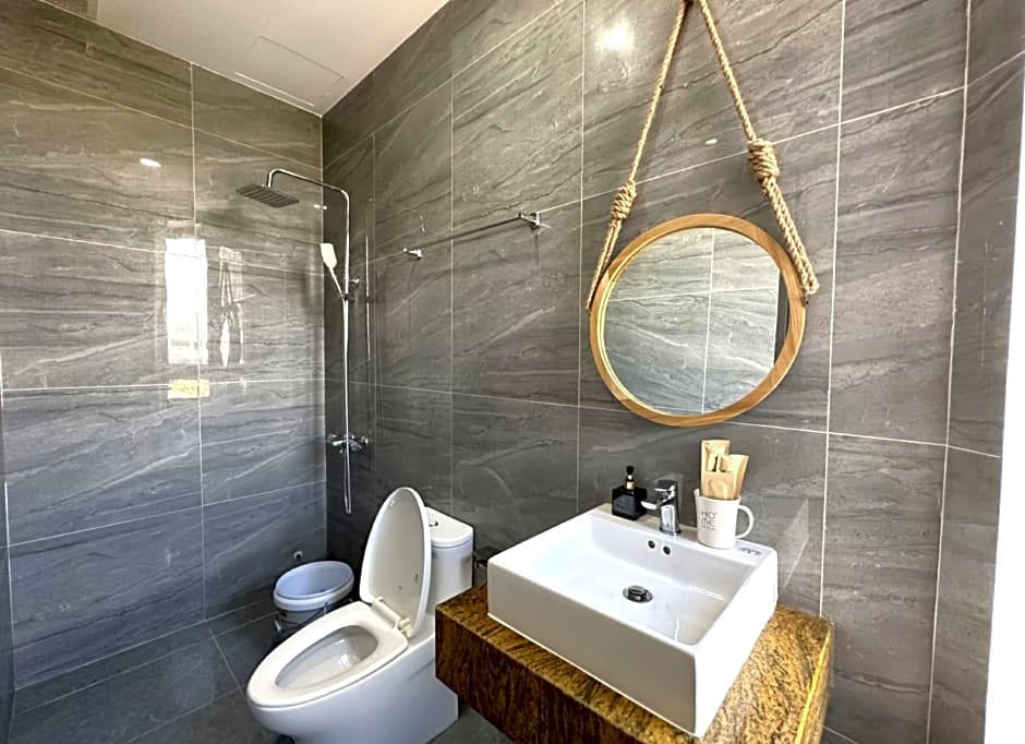 OYO 1193 Huynh Gia Hotel