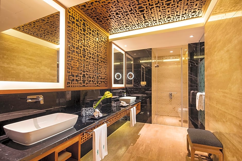 Banyan Tree Jiuzhaigou