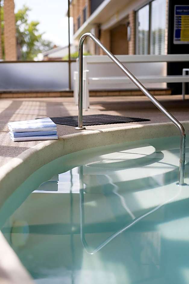 West End Motor Lodge