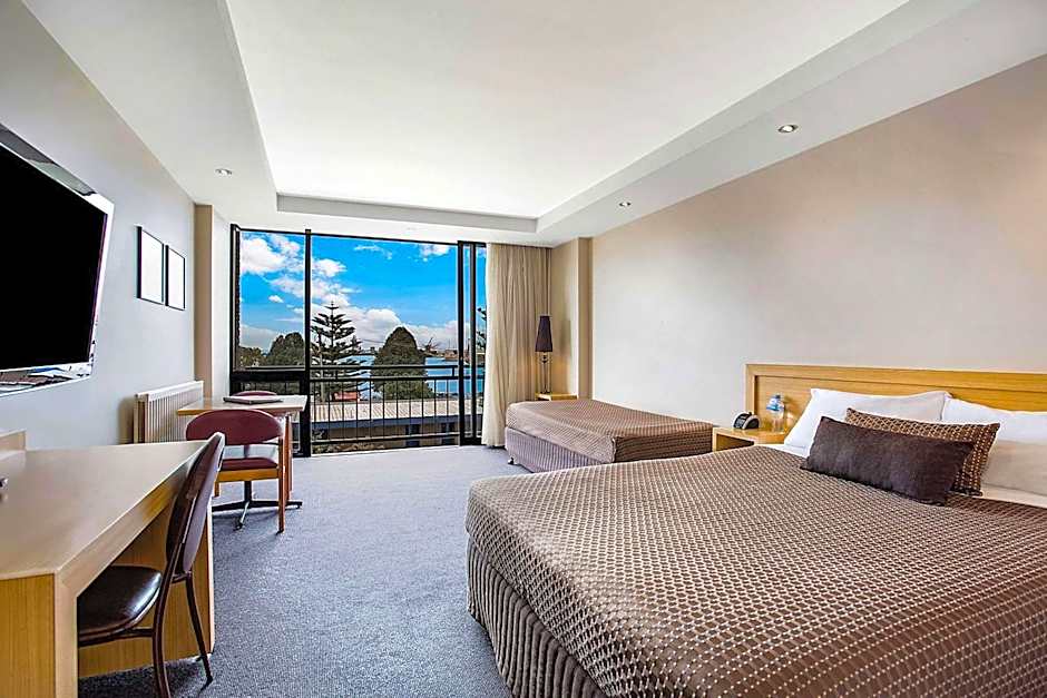 Richmond Henty Hotel