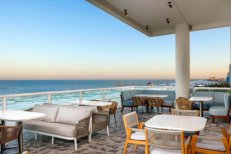 The Hiatus Clearwater Beach, Curio Collection by Hilton