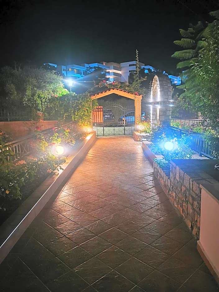 Vlycha Beach Apartments