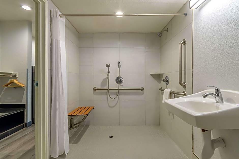 Studio 6 Suites Perris, CA
