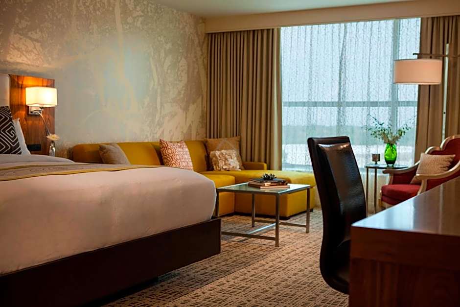 Renaissance by Marriott Baton Rouge Hotel