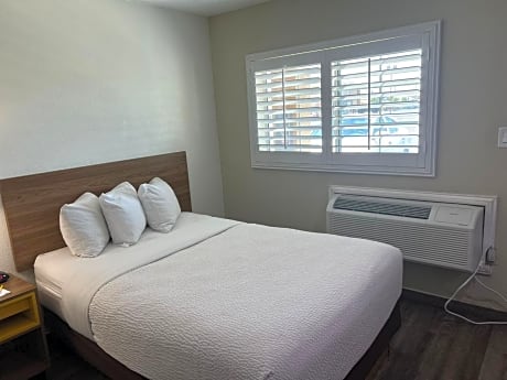 2 Double Beds Non-Smoking