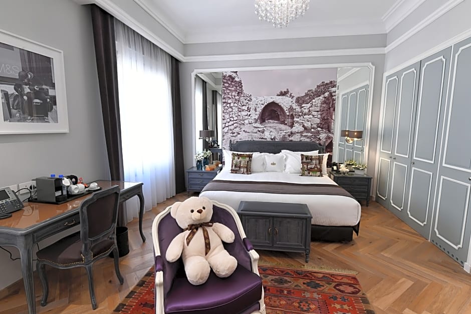 Le Bristol Hotel