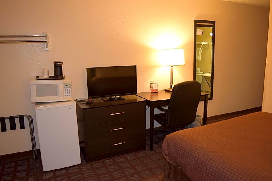 Super 8 by Wyndham Saginaw