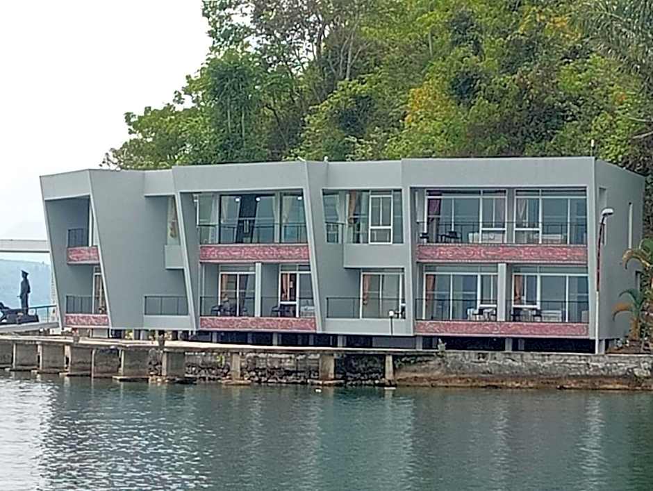 Tiara Bunga Hotel & Villa