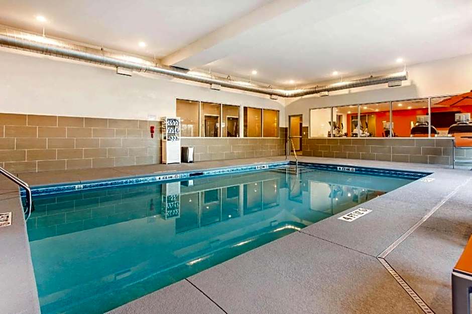 Comfort Suites