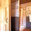 -Pet Friendly- Miners Cabin #5 -Two Double Beds - Private Balcony
