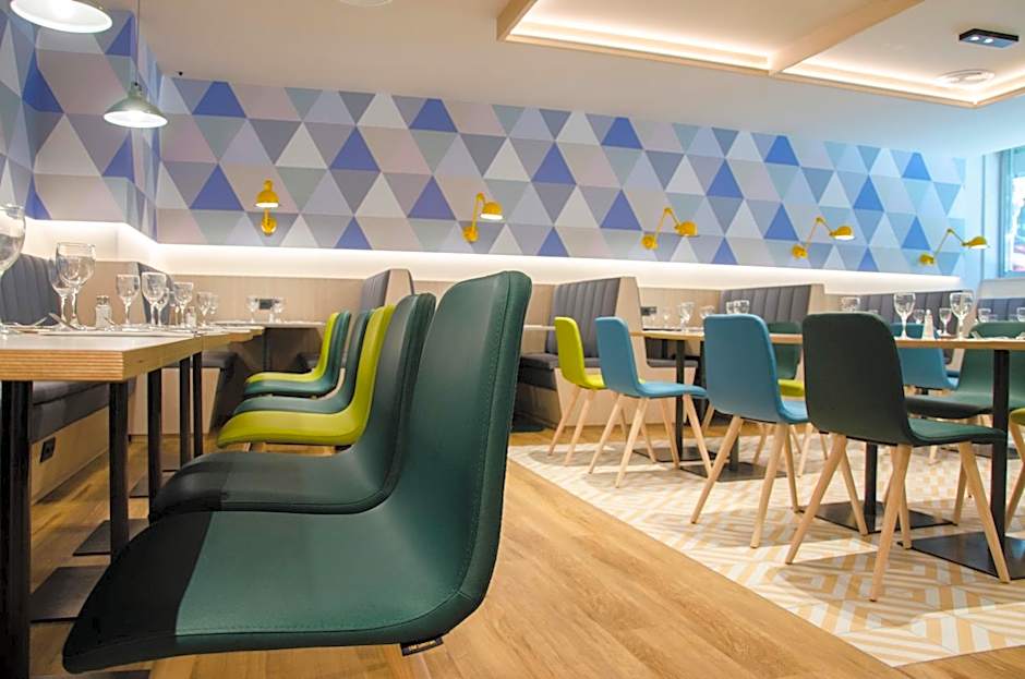 Suites Plaza Hotel & Wellness