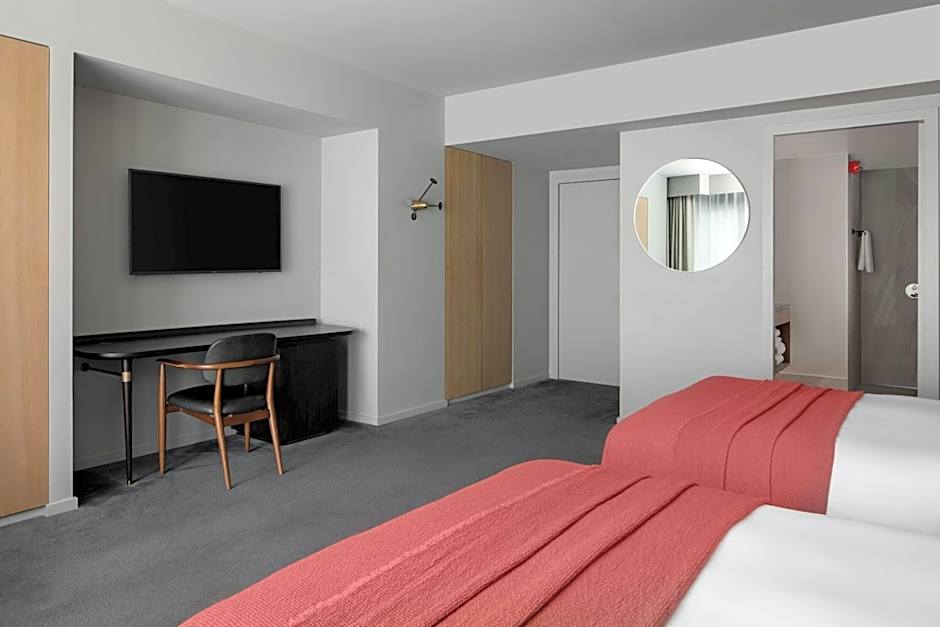 The Stratford, Autograph Collection