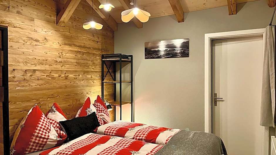 Berggasthaus Eggberge - Boutique Mountain Hotel - Access via Cablecar