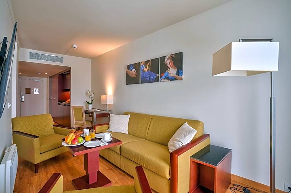 Clarion Paris CDG Airport
