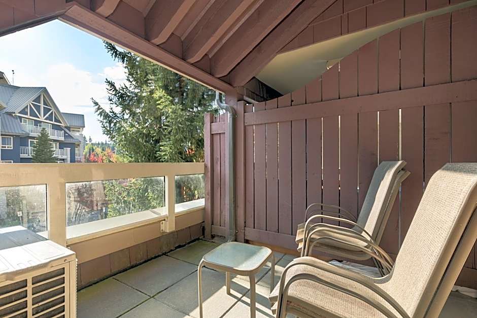 Tyndall Stone Lodge by Whiski Jack