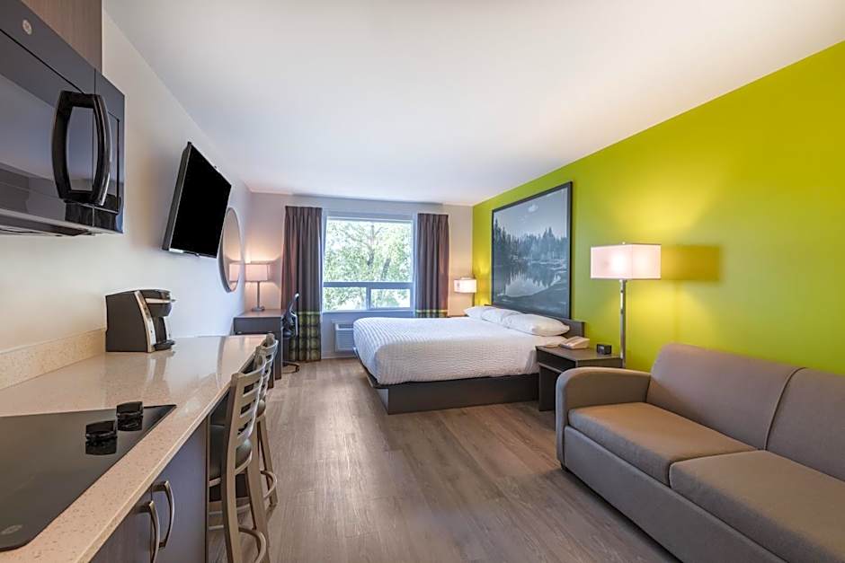 Super 8 by Wyndham Winnipeg East MB