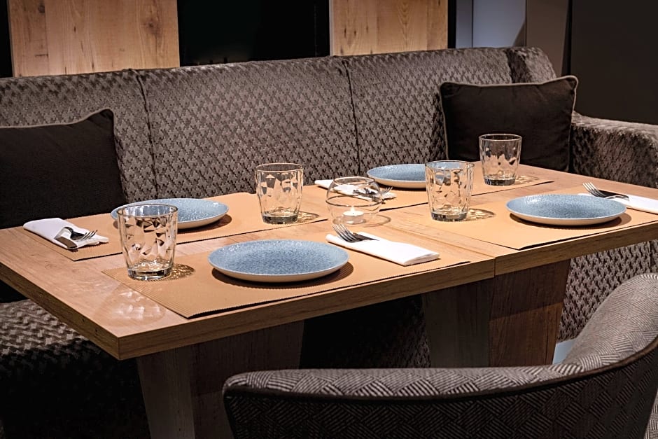 Ac Hotel La Rioja By Marriott Logrono Spain Area Information