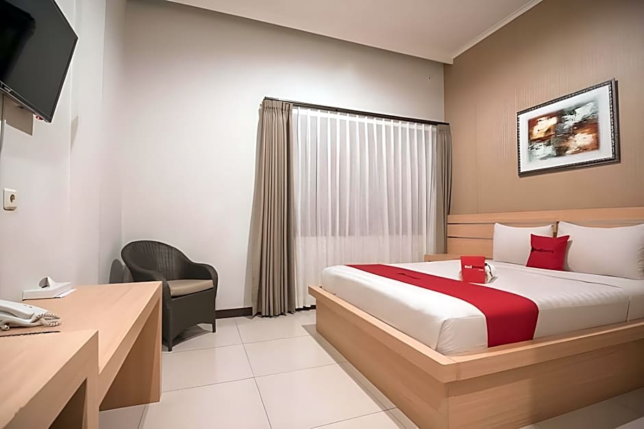 RedDoorz near Lembang Park & Zoo 2