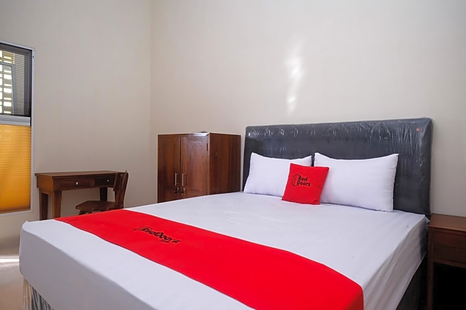 RedDoorz Syariah near Transmart Pabelan Solo