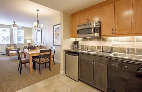 Value - 1 Bedroom Condo w/ Kitchenette