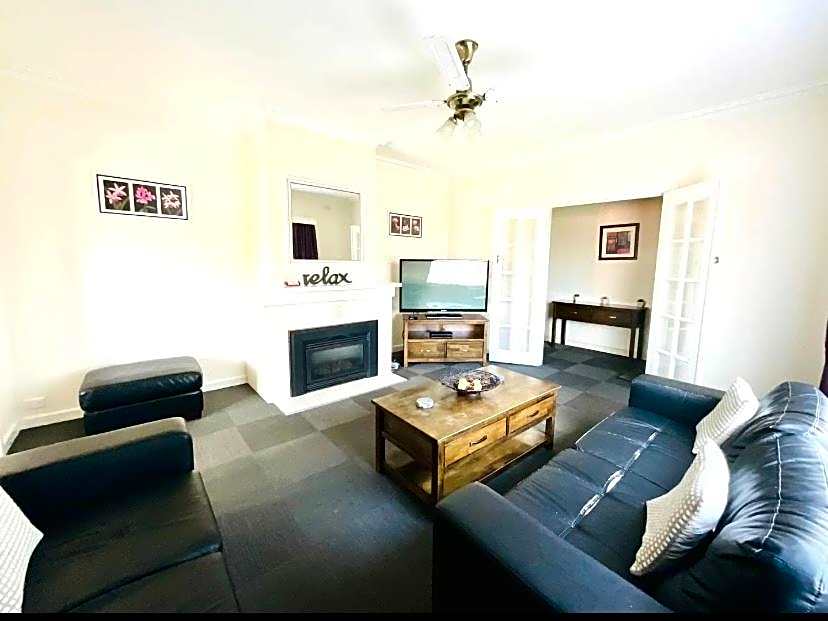 Connells Motel & Serviced Apartments