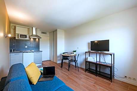 Studio (2 Adults)