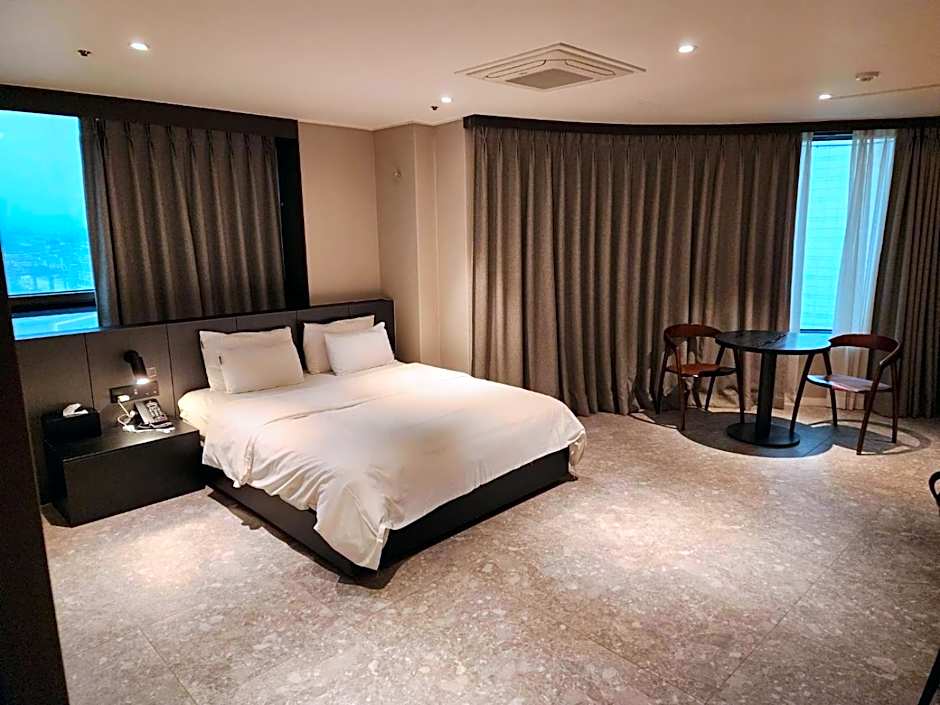 Queentown hotel