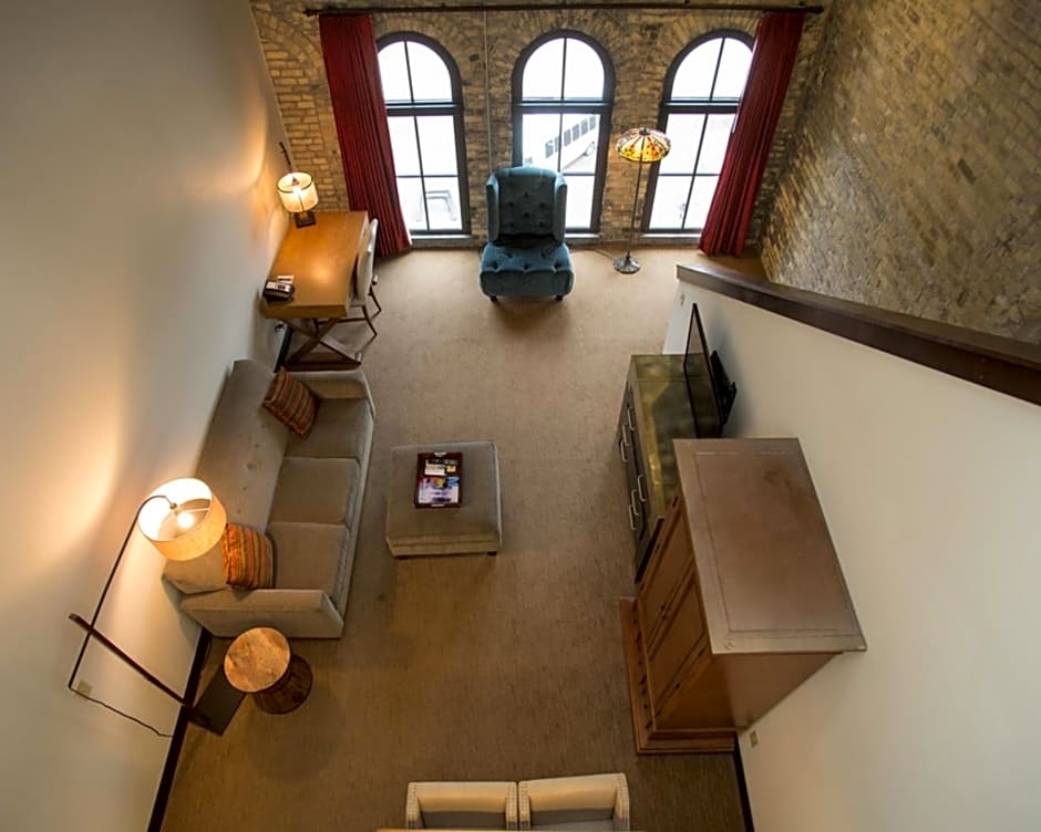 Brewhouse Inn and Suites